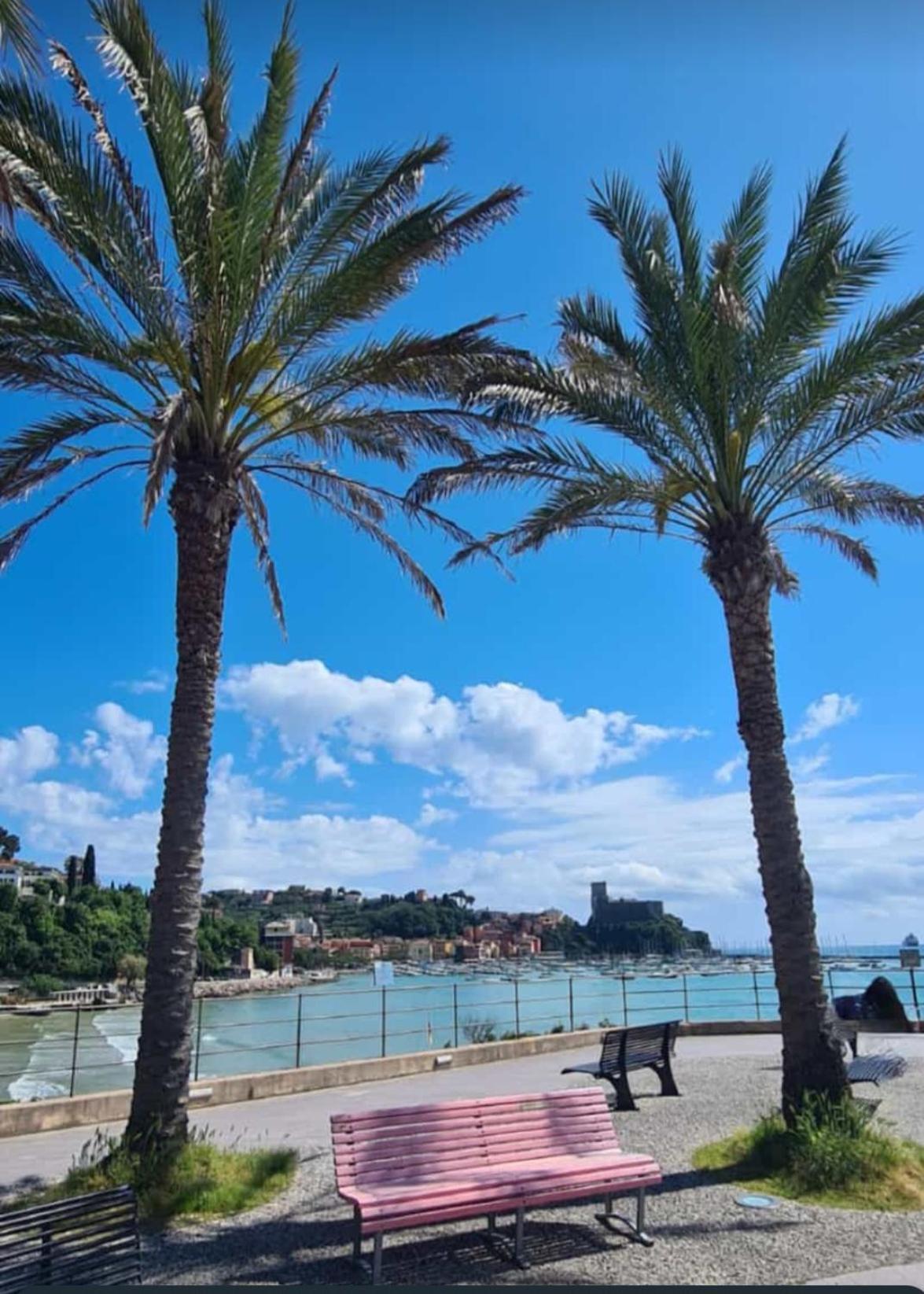 La Casa Del Pittore Anna House Lerici Rum bild